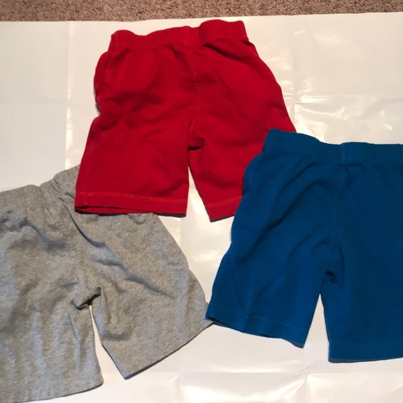 Gap Set+ 2 pair Gap Shorts - Picture 4 of 4